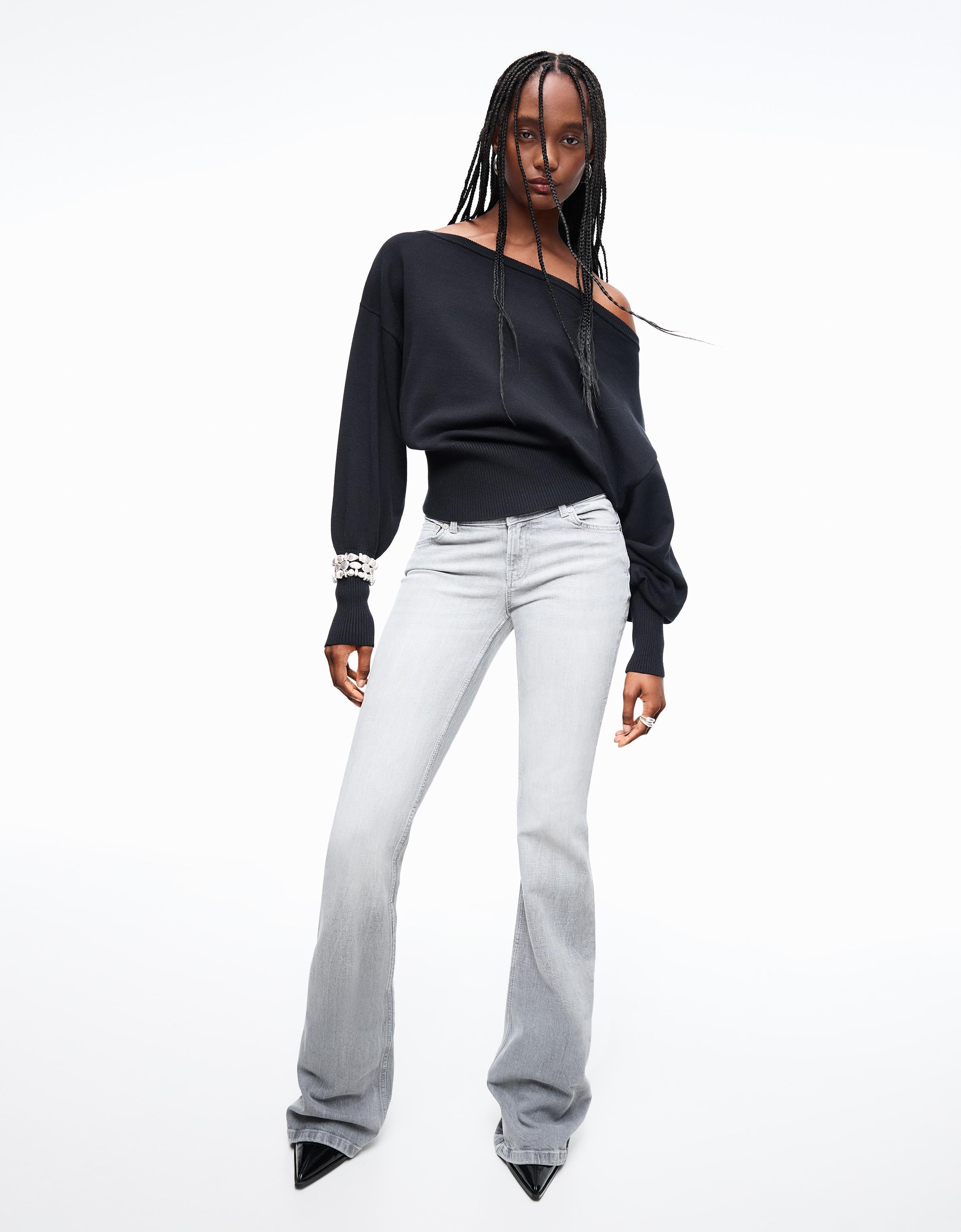 Graue Bootcut-Jeans