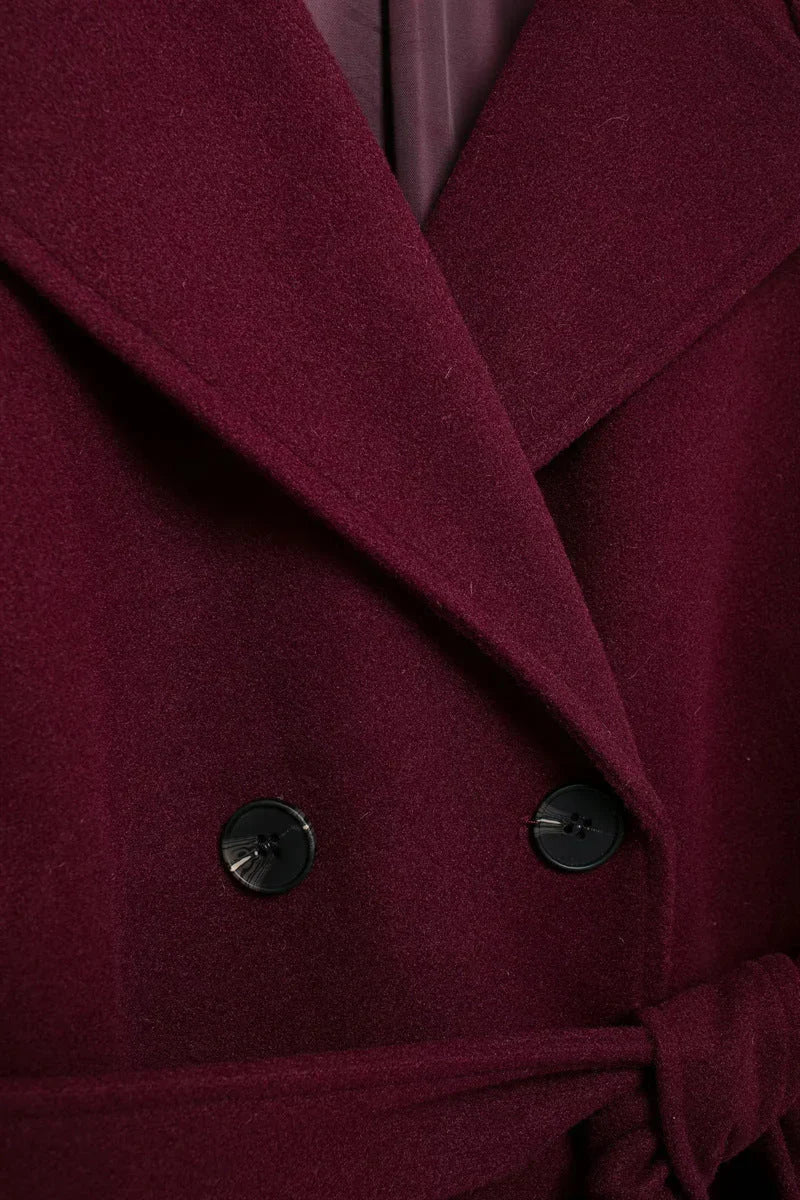 Holly Woll-Trenchcoat