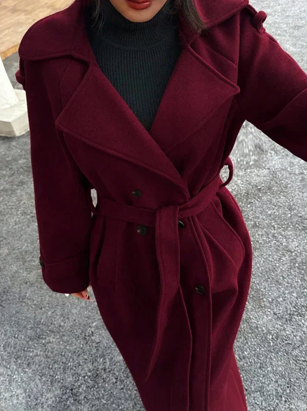 Holly Woll-Trenchcoat